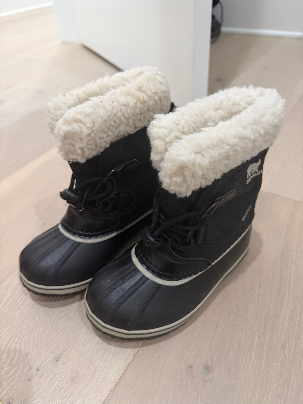 Sorel Black Kids Lace-Up Snow Boots with Cream Sherpa Collar